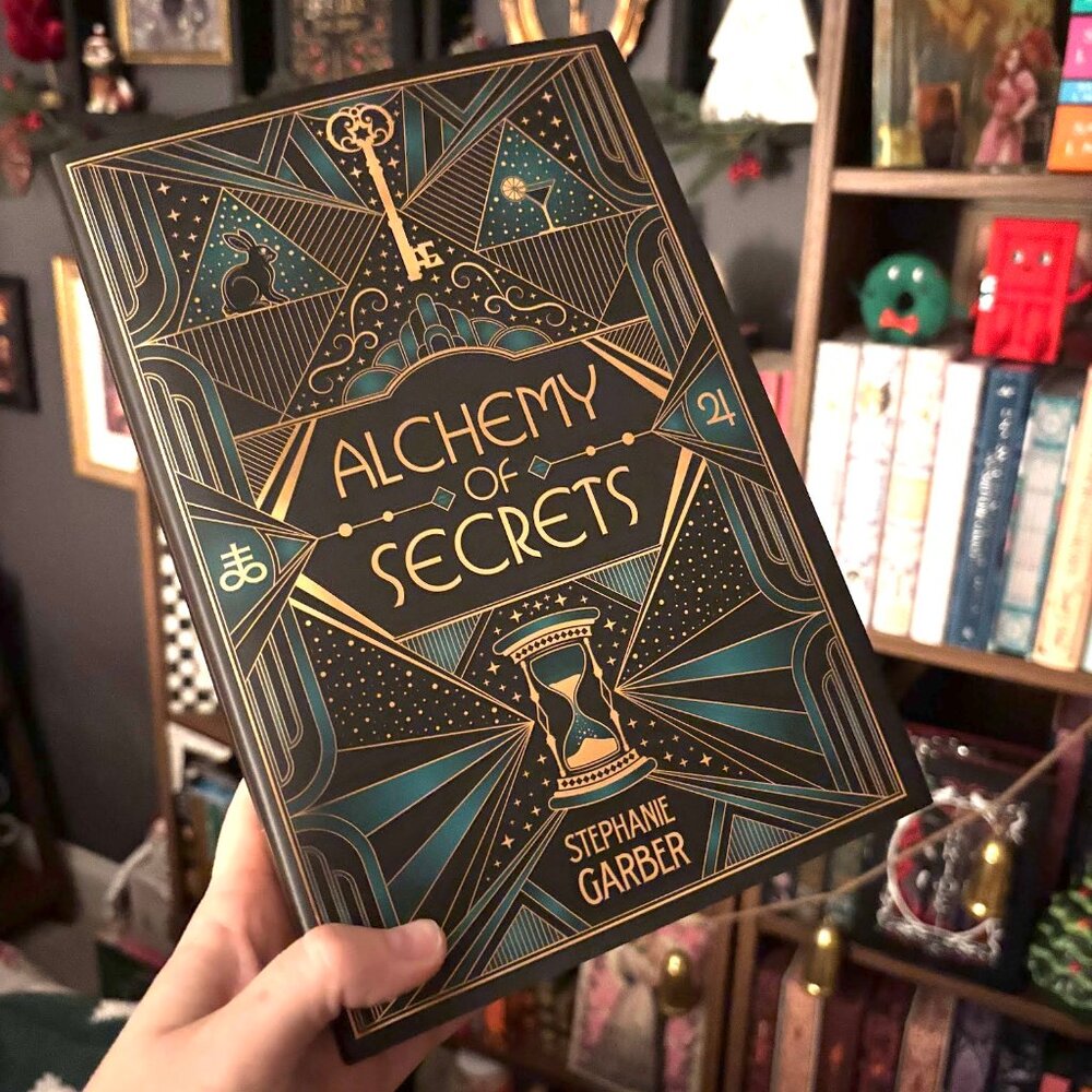 [ SOLD! ] NWT! Owlcrate Alchemy of Secrets Special Edition Hardback